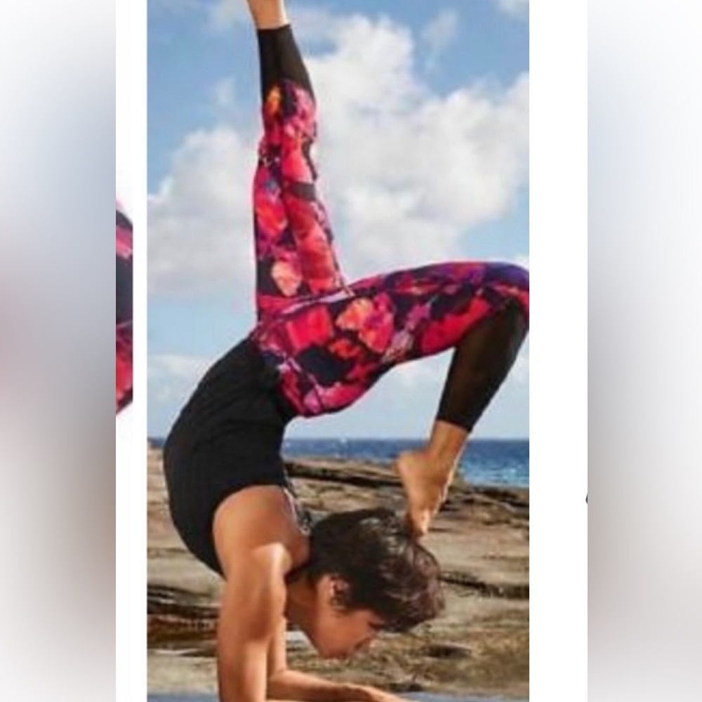 EUC Athleta Mystic Chaturanga Mesh Bottom Capri Yoga Leggings Women’s Small
